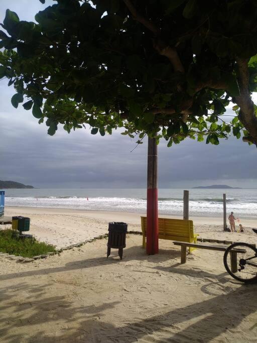 Apto 80M Da Praia Grande Vista Mar! Governador Celso Ramos Exterior photo